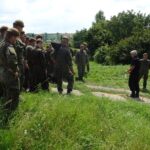 18.07.2020. Ostrowiec Świętokrzyski. Szkolenie żołnierzy WOT na zaporze na rzece Kamiennej / Emilia Sitarska / Radio Kielce