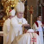 18.07.2020. Kielce. Święcenia biskupie ks. Henryka Jagodzińskiego w Bazylice Katedralnej w Kielcach. Na zdjęciu (w środku): abp Salvatore Pennacchio / Wiktor Taszłow / Radio Kielce