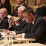 14.07.2020. Kielce. Sesja Sejmiku Województwa świętokrzyskiego. Na zdjęciu (od lewej): Marek Bogusławski - wicemarszałek województwa świętokrzyskiego, Marek Jońca - członek zarządu województwa, Tomasz Jamka - członek zarządu Województwa Świętokrzyskiego / Wiktor Taszłow / Radio Kielce