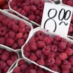 14.07.2020. Kielce. Owoce i warzywa na bazarach / Wiktor Taszłow / Radio Kielce