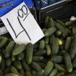 14.07.2020. Kielce. Owoce i warzywa na bazarach / Wiktor Taszłow / Radio Kielce