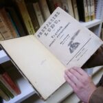 15.07.2020. Kielce. Biblioteka UJK otrzymała duży księgozbiór ze Stanów Zjednoczonych / Wiktor Taszłow / Radio Kielce