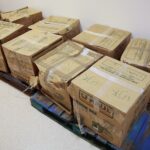 15.07.2020. Kielce. Biblioteka UJK otrzymała duży księgozbiór ze Stanów Zjednoczonych / Wiktor Taszłow / Radio Kielce