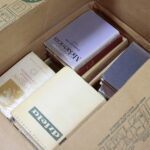 15.07.2020. Kielce. Biblioteka UJK otrzymała duży księgozbiór ze Stanów Zjednoczonych / Wiktor Taszłow / Radio Kielce