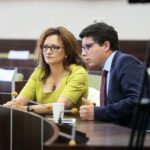 16.07.2020. Kielce. Absolutoryjna sesja Rady Miasta Kielce. Na zdjęciu (od lewej): Agata Wojtyszek - poseł PiS i Marcin Stępniewski - radny Rady Miasta Kielce / Wiktor Taszłow / Radio Kielce