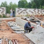 18.06.2020. Michniów. Budowa Mauzoleum Martyrologii Wsi Polskich / Wiktor Taszłow / Radio Kielce