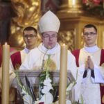 18.07.2020. Kielce. Święcenia biskupie ks. Henryka Jagodzińskiego w Bazylice Katedralnej w Kielcach. Na zdjęciu (w środku): abp Jan Romeo Pawłowski / Wiktor Taszłow / Radio Kielce