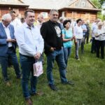 18.07.2020. Tokarnia. Piknik zwycięstwa. Na zdjęciu (z lewej): Cezary Majcher - członek zarządu powiatu kieleckiego, Mirosław Gębski - starosta kielecki / Wiktor Taszłow / Radio Kielce