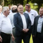 18.07.2020. Tokarnia. Piknik zwycięstwa. Na zdjęciu (od lewej): Krzysztof Lipiec - lider świętokrzyskich struktur PiS, Marek Kwitek - poseł PiS / Wiktor Taszłow / Radio Kielce