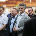 18.07.2020. Tokarnia. Piknik zwycięstwa. Na zdjęciu (w środku): Krzysztof Słoń - senator PiS / Wiktor Taszłow / Radio Kielce