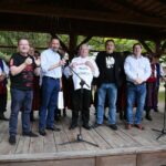 18.07.2020. Tokarnia. Piknik zwycięstwa.  Na zdjęciu (od lewej): Marek Bogusławski - wicemarszałek województwa świętokrzyskiego, Paweł Faryna - starosta jędrzejowski, Krzysztof Lipiec - lider świętokrzyskich struktur PiS, Mirosław Gębski - starosta kielecki, Cezary Majcher - członek zarządu powiatu kieleckiego / Wiktor Taszłow / Radio Kielce