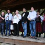 18.07.2020. Tokarnia. Piknik zwycięstwa. Na zdjęciu (od lewej): Marek Bogusławski - wicemarszałek województwa świętokrzyskiego, Paweł Faryna - starosta jędrzejowski, Krzysztof Lipiec - lider świętokrzyskich struktur PiS, Mirosław Gębski - starosta kielecki, Cezary Majcher - członek zarządu powiatu kieleckiego / Wiktor Taszłow / Radio Kielce