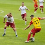 18.07.2020. Kielce. 37. kolejka PKO Ekstraklasy: Korona Kielce - ŁKS Łódź. Na zdjęciu (z prawej): Michał Gardawski / Wiktor Taszłow / Radio Kielce