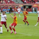 18.07.2020. Kielce. 37. kolejka PKO Ekstraklasy: Korona Kielce - ŁKS Łódź. Na zdjęciu (drugi z lewej): Daniel Szelągowski; (drugi z prawej): Iwo Kaczmarski / Wiktor Taszłow / Radio Kielce