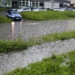 19.07.2020. Kielce. Zalane skrzyżowane Jagiellońskiej i Hożej / Wiktor Taszłow / Radio Kielce