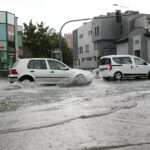 19.07.2020. Kielce. Zalane skrzyżowane Jagiellońskiej i Hożej / Wiktor Taszłow / Radio Kielce