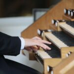 19.07.2020. Święty Krzyż. II Letni Festiwal Muzyki Sakralnej „Ucho Igielne”. Recital organowy Thomasa Corneliusa / Wiktor Taszłow / Radio Kielce