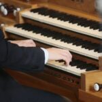 19.07.2020. Święty Krzyż. II Letni Festiwal Muzyki Sakralnej „Ucho Igielne”. Recital organowy Thomasa Corneliusa / Wiktor Taszłow / Radio Kielce