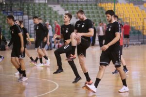 23.07.2020. Kielce. Trening PGE Kielce. Na zdjęciu (od lewej): Angel Fernandez, Mateusz Kornecki, Andreas Wolff i Nicolas Tournat / Wiktor Taszłow / Radio Kielce