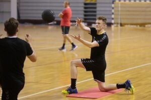 23.07.2020. Kielce. Trening PGE Kielce. Na zdjęciu: Cezary Surgiel / Wiktor Taszłow / Radio Kielce