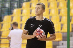 23.07.2020. Kielce. Trening PGE Kielce. Na zdjęciu: Władysław Kulesz / Wiktor Taszłow / Radio Kielce