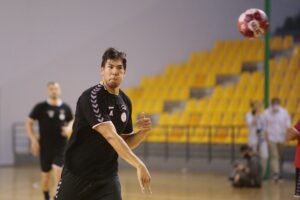 23.07.2020. Kielce. Trening PGE Kielce. Na zdjęciu: Daniel Dujszebajew / Wiktor Taszłow / Radio Kielce