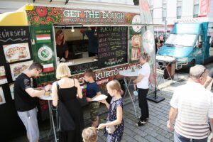 25.07.2020. Kielce. Zlot Food Trucków / Wiktor Taszłow / Radio Kielce