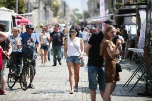 25.07.2020. Kielce. Zlot Food Trucków / Wiktor Taszłow / Radio Kielce