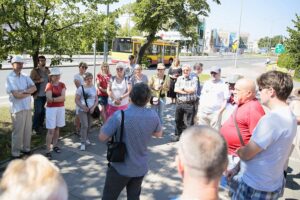 26.07.2020. Kielce. Spacer Historyczny „Dzieje SHL-ki” / Wiktor Taszłow / Radio Kielce