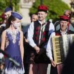 01.07.2020. Skalbmierz. Wizyta marszałek Sejmu Elżbiety Witek.  / Wiktor Taszłow / Radio Kielce