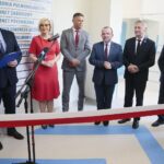 Specjalistycznego w Czerwonej Górze, Jolanta Tyjas - sekretarz rady społecznej szpitala, Renata Janik - wicemarszałek województwa świętokrzyskiego, Tomasz Jamka - członek zarządu Województwa Świętokrzyskiego, Marek Bogusławski - wicemarszałek województwa świętokrzyskiego, Zbigniew Koniusz - wojewoda świętokrzyski, Andrzej Bętkowski - marszałek województwa świętokrzyskiego / Wiktor Taszłow / Radio Kielce