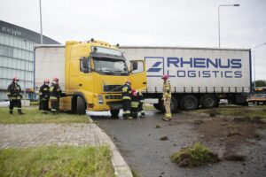 02.07.2020. Kielce. Wypadek na skrzyżowaniu Alei Solidarności i ulicy Świętokrzyskiej / Wiktor Taszłow / Radio Kielce