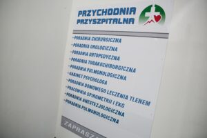 02.07.2020. Czerwona Góra. Otwarcie przychodni przyszpitalnej. Na zdjęciu (z prawej): Youssef Sleiman - dyrektor Wojewódzkiego Szpitala