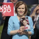 04.07.2020. Daleszyce. Członkowie oraz sympatycy Prawa i Sprawiedliwości zachęcali mieszkańców Daleszyc do głosowania na Andrzeja Dudę w drugiej turze wyborów prezydenckich. Na zdjęciu Anna Krupka - wiceminister sportu / Wiktor Taszłow / Radio Kielce