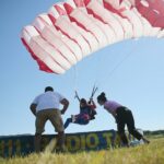 05.07.2020. Masłow. Drugi dzień Mistrzostw Polski Związku Polskich Spadochroniarzy oraz I Memoriał Spadochronowy im. gen. Tadeusza Buka / Wiktor Taszłow / Radio Kielce