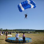05.07.2020. Masłow. Drugi dzień Mistrzostw Polski Związku Polskich Spadochroniarzy oraz I Memoriał Spadochronowy im. gen. Tadeusza Buka / Wiktor Taszłow / Radio Kielce