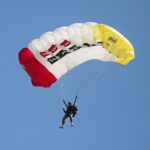 05.07.2020. Masłow. Drugi dzień Mistrzostw Polski Związku Polskich Spadochroniarzy oraz I Memoriał Spadochronowy im. gen. Tadeusza Buka / Wiktor Taszłow / Radio Kielce