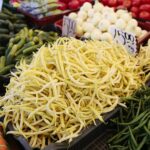 05.07.2020. Kielce. Owoce i warzywa na bazarach / Wiktor Taszłow / Radio Kielce