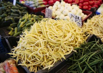 05.07.2020. Kielce. Owoce i warzywa na bazarach / Wiktor Taszłow / Radio Kielce