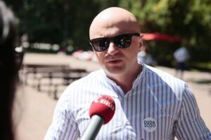 05.07.2020. Kielce. Działacze PiS zachęcają do wsparcia Andrzeja Dudy. Na zdjęciu: Rafał Nowak - wicewojewoda świętokrzyski / Wiktor Taszłow / Radio Kielce