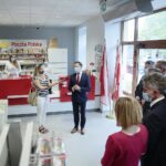 06.07.2020. Kielce. Otwarcie 39 placówki Poczty Polskiej w Kielcach przy ulicy Chęcińskiej. Przemawia Grzegorz Kurdziel - wiceprezes zarządu Poczty Polskiej / Wiktor Taszłow / Radio Kielce