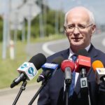 07.07.2020. DK nr 9 Ostrowiec Świętokrzyski - Opatów. Konferencja prasowa z udziałem ministra infrastruktury Andrzeja Adamczyka. Na zdjęciu: Krzysztof Strzelczyk - dyrektor kieleckiego oddziału GDDKiA / Wiktor Taszłow / Radio Kielce