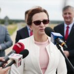 07.07.2020. Ludynia. Oficjalne otwarcie drogi. Na zdjęciu (od lewej): Krzysztof Słoń – senator, Agata Wojtyszek – poseł, Zbigniew Koniusz - wojewoda świętokrzyski / Wiktor Taszłow / Radio Kielce