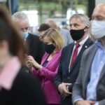 09.07.2020. Skarżysko-Kamienna. Wizyta premiera Mateusza Morawieckiego w Mesko. Na zdjęciu (w środku, od lewej): Anna Krupka - poseł PiS i Zbigniew Koniusz - wojewoda świętokrzyski / Wiktor Taszlow / Radio Kielce