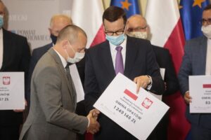 09.08.2020 Sudół koło Ostrowca Św. Spotkanie premiera Mateusza Morawieckiego z samorządowcami. / Wiktor Taszłow / Radio Kielce