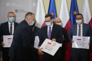 09.08.2020 Sudół koło Ostrowca Św. Spotkanie premiera Mateusza Morawieckiego z samorządowcami. / Wiktor Taszłow / Radio Kielce