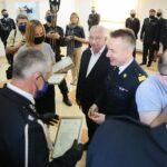 10.07.2020. Kielce. Wręczenie promes na wozy strażackie. Na zdjęciu: poseł Krzysztof Lipiec i nadbrygadier Andrzej Bartkowiak - Komendant Główny PSP / Wiktor Taszłow / Radio Kielce