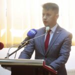 10.07.2020. Kielce. Wręczenie promes na wozy strażackie. Na zdjęciu: poseł Bartłomiej Dorywalski / Wiktor Taszłow / Radio Kielce