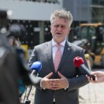 10.07.2020 Chęciny. Budowa komisariatu policji. Na zdjęciu: senator Krzysztof Słoń / Wiktor Taszłow / Radio Kielce