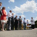10.07.2020. Piekoszów. Otwarcie nowej drogi. Na zdjęciu (od lewej): Bartłomiej Dorywalski - poseł, Agata Wojtyszek - poseł, Zbigniew Piątek - wójt gminy Piekoszów, Zbigniew Koniusz - wojewoda świętokrzyski, Krzysztof Lipiec - poseł, Krzysztof Słoń - senator / Wiktor Taszłow / Radio Kielce